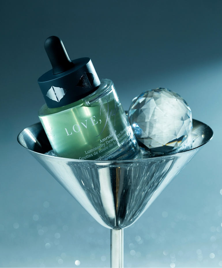 Luminous skin with Amrutini Luminosity Dewdrops Serum
